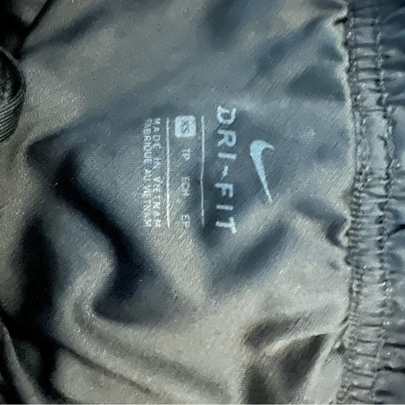 2 NIKE DRI-FIT shorts - Picture 2 of 3